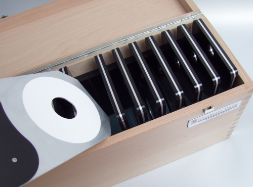 ISS-100-LT, aperture insert set in wooden case